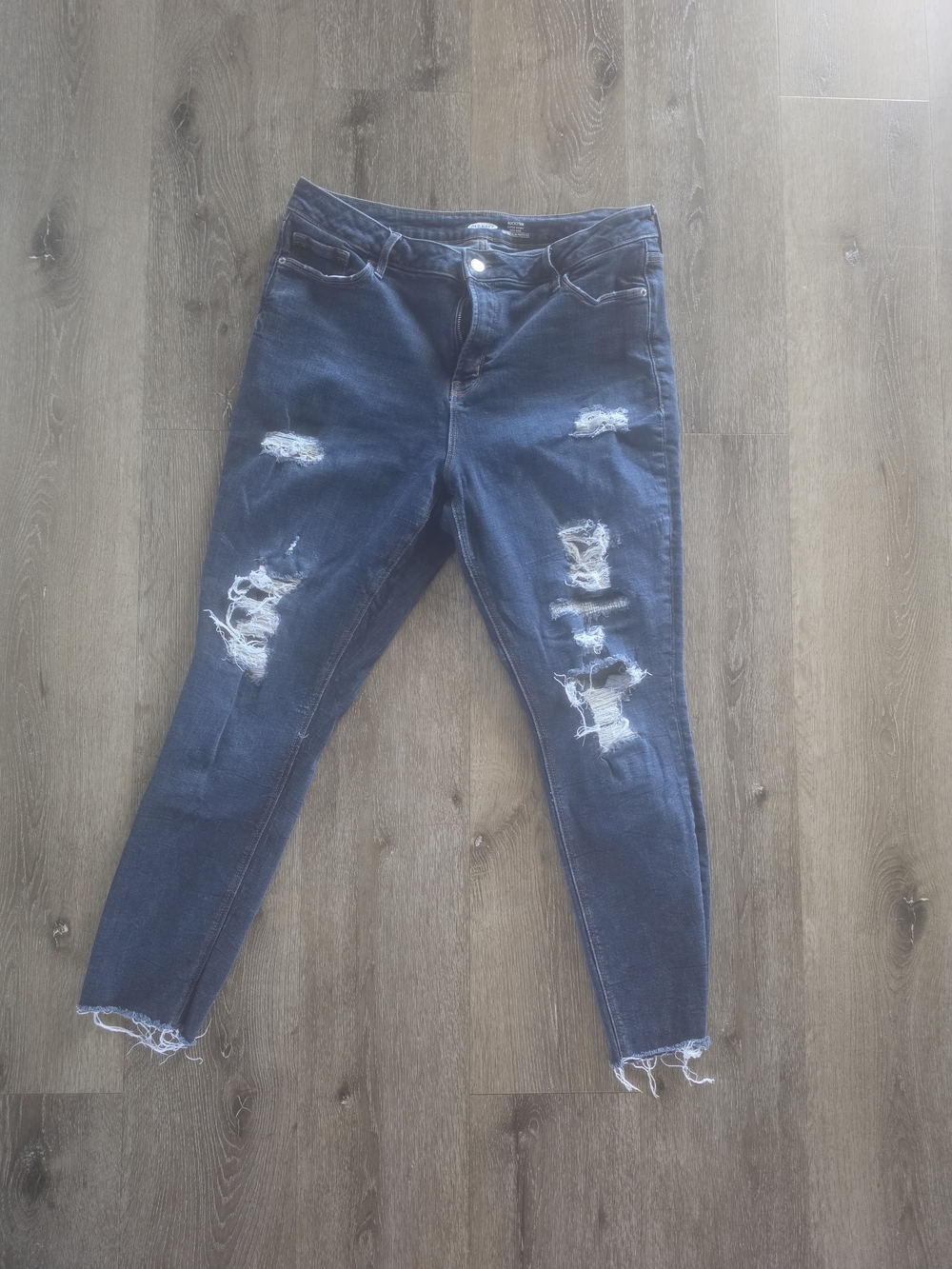 Women’s Distressed Dark Blue Skinny Jeans